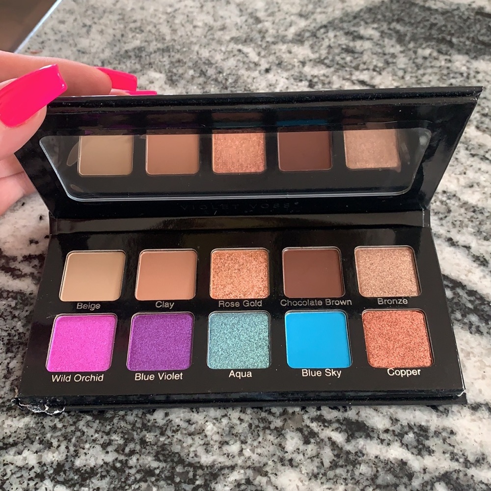 Brand New VIOLET VOSS Essentials 2 Pro Series Eyeshadow Palette (Never Used)